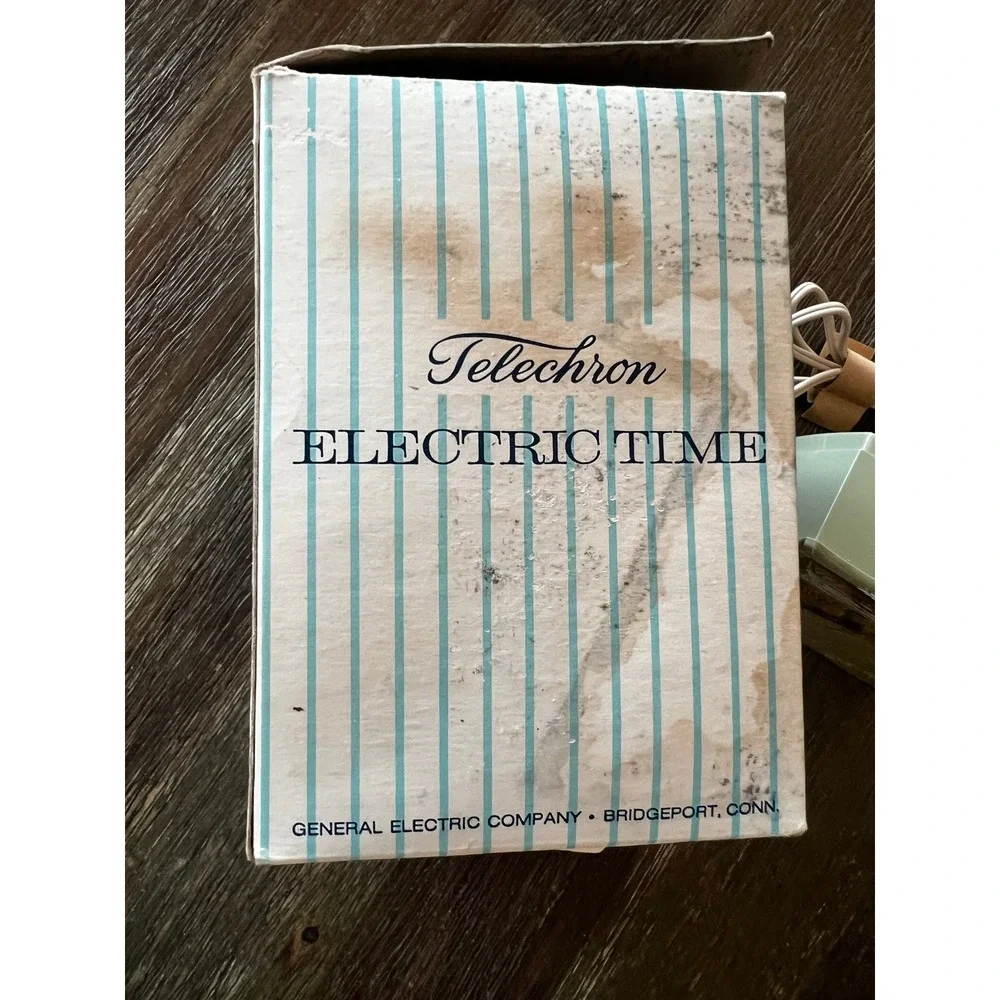 Vintage Telechron Electric Alarm Clock 7821 Avocado Green GE Mid Century Box